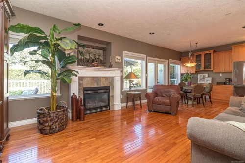 1204 Knockan Pl, Saanich, BC 