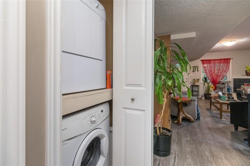 1204 Knockan Pl, Saanich, BC 