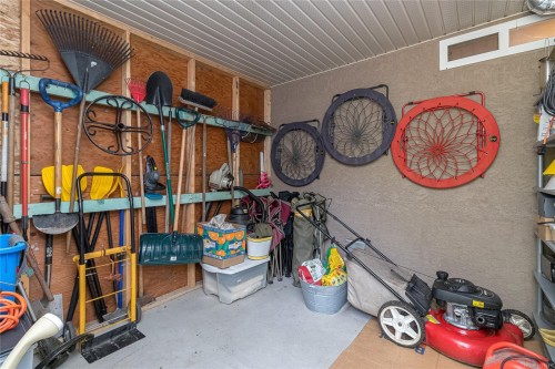 1204 Knockan Pl, Saanich, BC 