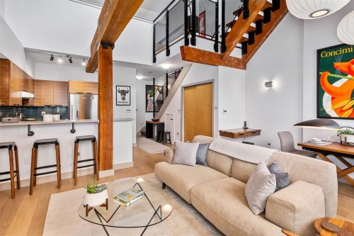 317-599 Pandora Ave, Victoria, BC - Indoor Photo Showing Living Room