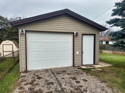 2637 Ridgeway Street E, Thunder Bay, ON - Outdoor