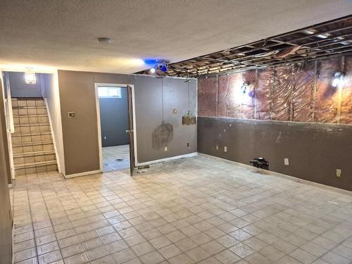 116 Huntington Court, Thunder Bay, ON - Indoor Photo Showing Other Room