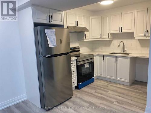 1562 Upper Ottawa Street, Hamilton, ON - Indoor Photo Showing Kitchen