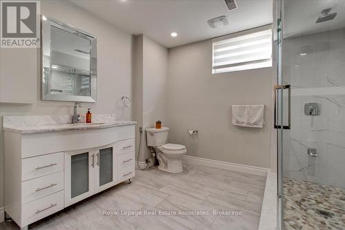 1562 Upper Ottawa Street, Hamilton, ON - Indoor Photo Showing Bathroom
