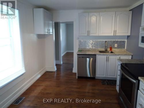Unit A - 79 Henry Street, Quinte West (Trenton Ward), ON - Indoor Photo Showing Kitchen
