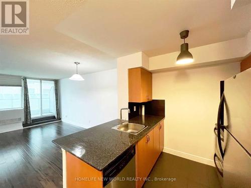 202 - 35 Bales Avenue, Toronto, ON - Indoor Photo Showing Kitchen