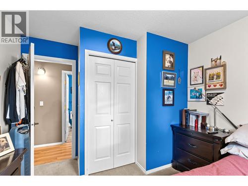 555 Glenmeadows Road Unit# 38, Kelowna, BC - Indoor Photo Showing Bedroom