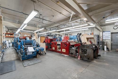 Entrepôt - 11905  - 11915 Av. Bellevois, Montréal (Montréal-Nord), QC - Indoor Photo Showing Garage
