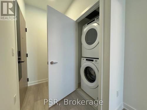 915 - 1007 The Queensway, Toronto, ON - Indoor Photo Showing Laundry Room