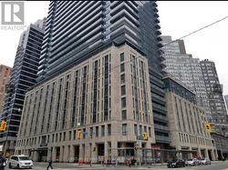 606 - 955 BAY STREET  Toronto, ON M5S 2A2