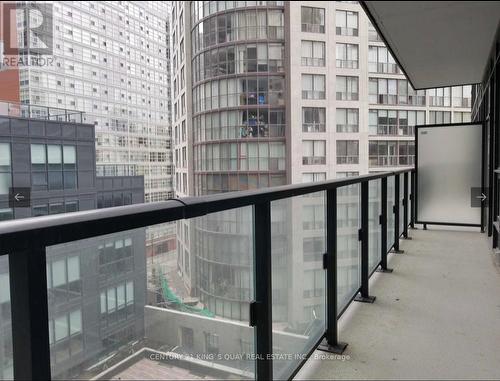 606 - 955 Bay Street, Toronto, ON - Outdoor