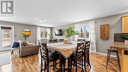 180 Toronto Boulevard, Huron East (Vanastra), ON - Indoor Photo Showing Dining Room