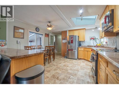 5203 Cook Place, Prince George, BC - Indoor Photo Showing Kitchen With Double Sink