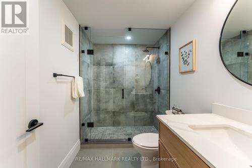 Bsmnt - 700 Adelaide Street W, Toronto, ON - Indoor Photo Showing Bathroom