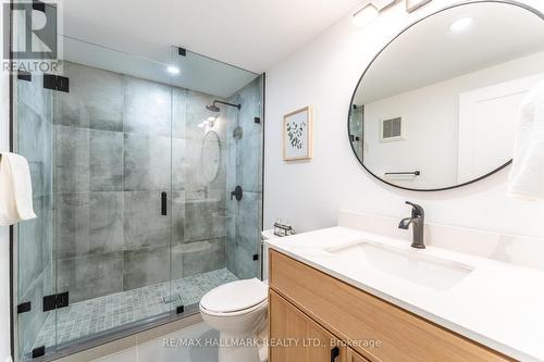 Bsmnt - 700 Adelaide Street W, Toronto, ON - Indoor Photo Showing Bathroom