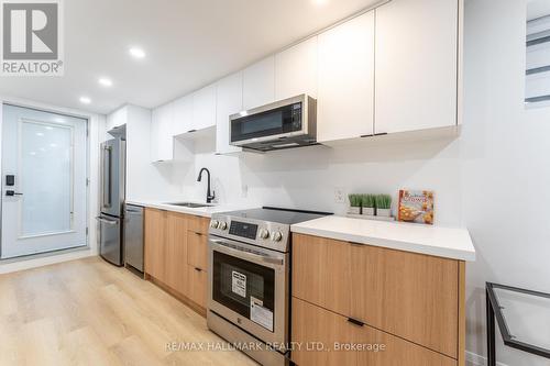Bsmnt - 700 Adelaide Street W, Toronto, ON - Indoor Photo Showing Kitchen
