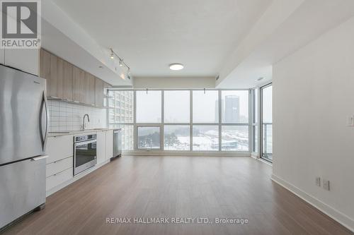 1002 - 6 Sonic Way, Toronto, ON - Indoor Photo Showing Kitchen