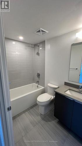 2109 - 2033 Kennedy Road, Toronto, ON - Indoor Photo Showing Bathroom