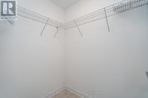 415 Webb Drive, Mississauga, ON -  With Storage