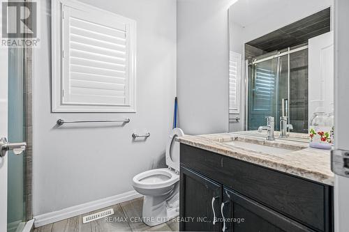 1999 Maddex Way, London North (North B), ON - Indoor Photo Showing Bathroom