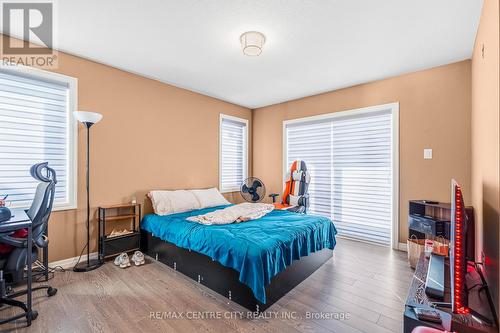1999 Maddex Way, London North (North B), ON - Indoor Photo Showing Bedroom