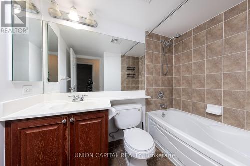 2509 - 15 Greenview Avenue, Toronto, ON - Indoor Photo Showing Bathroom