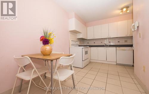 1606 - 75 Emmett Avenue, Toronto, ON - Indoor Photo Showing Kitchen