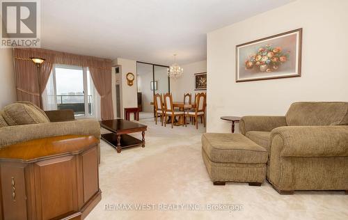 1606 - 75 Emmett Avenue, Toronto, ON - Indoor Photo Showing Living Room