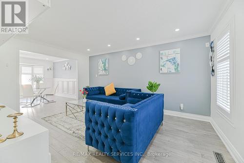29 Leneck Avenue, Brampton, ON - Indoor Photo Showing Living Room