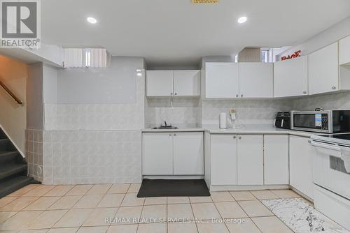 29 Leneck Avenue, Brampton, ON - Indoor Photo Showing Kitchen