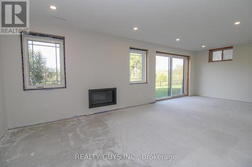 322 Cullen Trail, Peterborough (Northcrest Ward 5), ON - Indoor With Fireplace