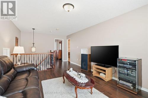 23 Mathews Court, Brantford, ON - Indoor Photo Showing Living Room