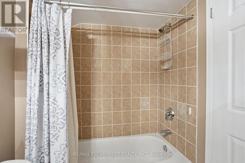 23 Mathews Court, Brantford, ON - Indoor Photo Showing Bathroom