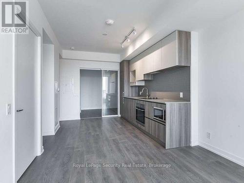 3708 - 898 Portage Parkway, Vaughan, ON - Indoor Photo Showing Kitchen
