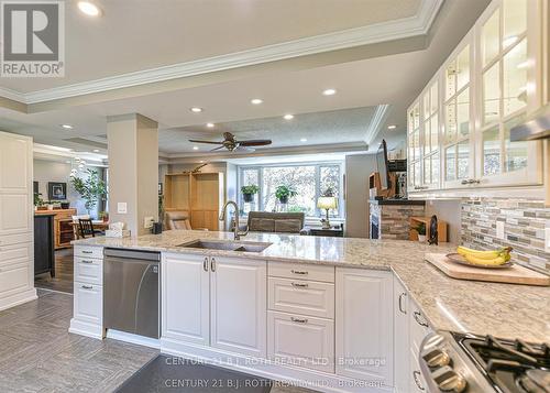 16 First Street, Orillia, ON - Indoor Photo Showing Kitchen With Double Sink With Upgraded Kitchen