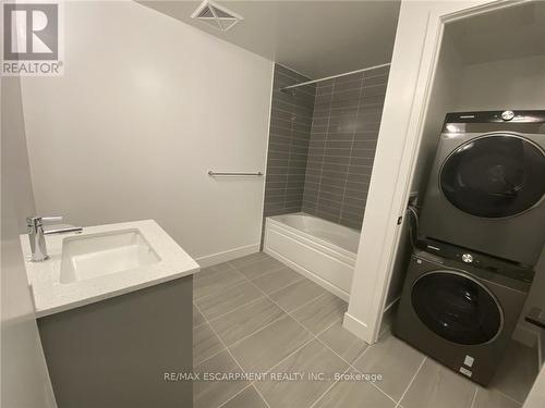 340 - 2343 Khalsa Gate, Oakville, ON - Indoor Photo Showing Laundry Room