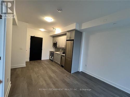 340 - 2343 Khalsa Gate, Oakville, ON - Indoor Photo Showing Kitchen