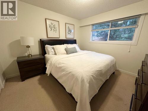 995 Graf Road, Kelowna, BC - Indoor Photo Showing Bedroom