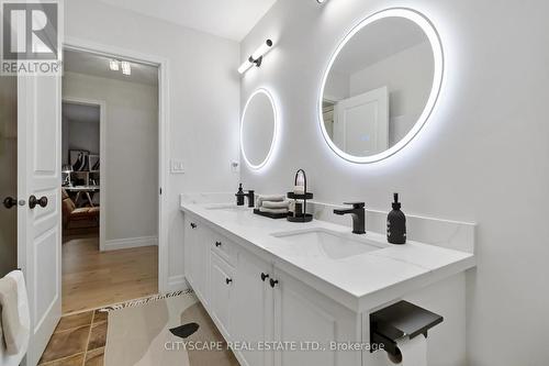 4269 Vivaldi Road, Burlington, ON - Indoor Photo Showing Bathroom