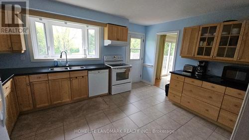 5468 Appleby Line, Burlington, ON - Indoor Photo Showing Kitchen With Double Sink