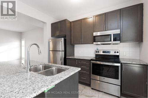 2314 Natasha Circle, Oakville, ON - Indoor Photo Showing Kitchen With Double Sink With Upgraded Kitchen