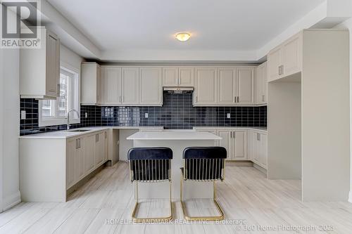 21 Seguin Street, Richmond Hill, ON - Indoor Photo Showing Kitchen