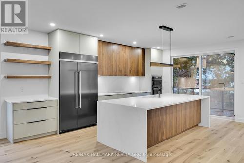 481 Wentworth Avenue, Ottawa, ON - Indoor Photo Showing Kitchen