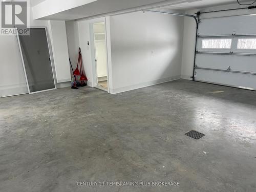 40 Tenth Avenue S, Armstrong (Earlton), ON - Indoor Photo Showing Garage
