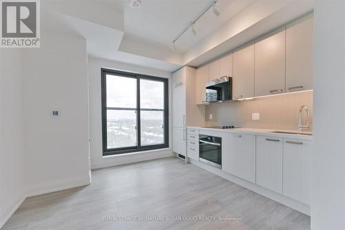 1402 - 20 Soudan Avenue, Toronto, ON - Indoor Photo Showing Kitchen
