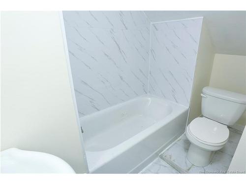 15 Lockhart Ave, Moncton, NB 