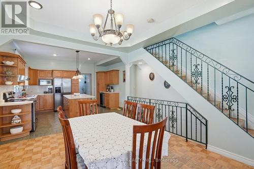 81 Simcoe Street E, Hamilton, ON - Indoor Photo Showing Dining Room