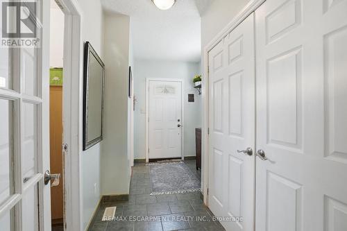 81 Simcoe Street E, Hamilton, ON - Indoor Photo Showing Other Room