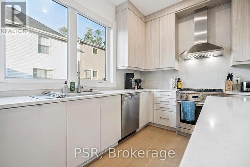 8 Paxton Avenue, St. Catharines, ON - Indoor Photo Showing Kitchen With Upgraded Kitchen