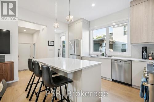 8 Paxton Avenue, St. Catharines, ON - Indoor Photo Showing Kitchen With Upgraded Kitchen